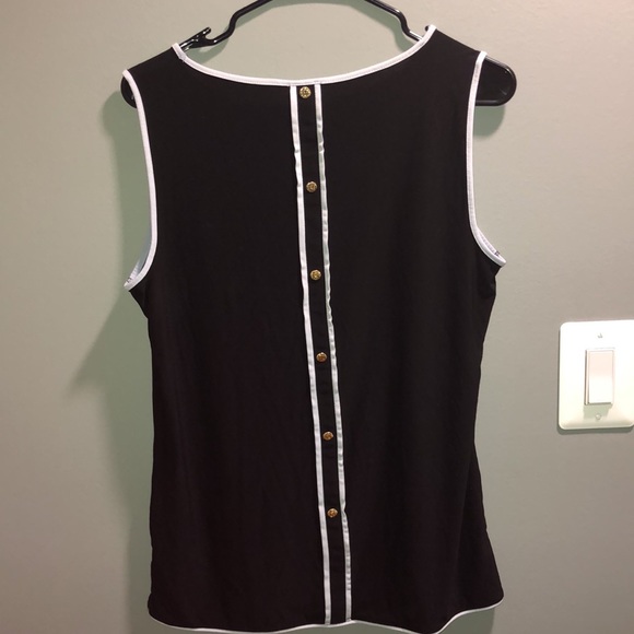 BRAND NEW WOMANS TOP SIZE MEDIUM! NWOT! NEVER WORN! SMOKE FREE HOME! - Picture 3 of 4